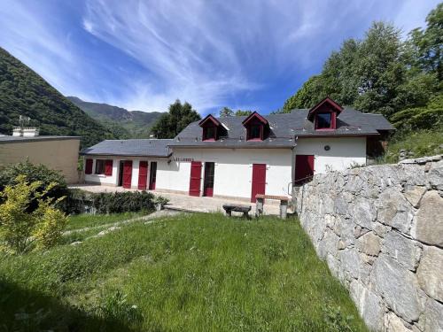 Cauterets House | Maison de charme 5 chambres, jardin central à Cauterets - FR-1-812-133