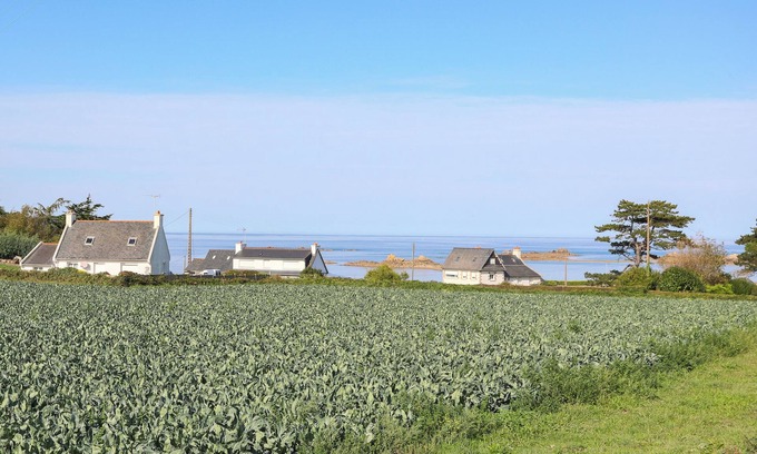 Pleubian House | Maison de pecheur en pierres bord de mer 300 m