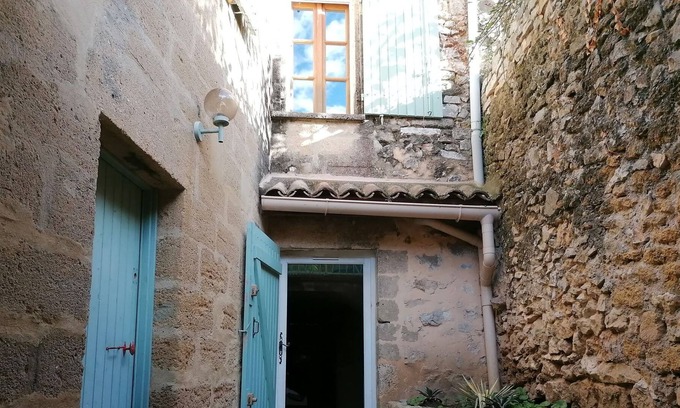 Collias House | Maison en Bordure de Rivière
