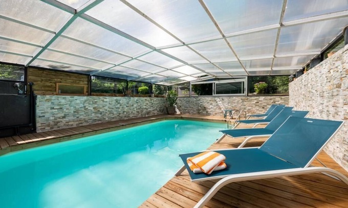 Montfarville House | Maison en Pierre, Piscine et Jardin Proche mer