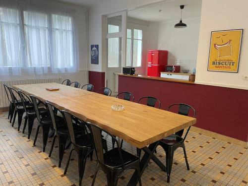 Bazouges-sur-le-Loir House | Maison familiale près du Zoo et du circuit - FR-1-410-463