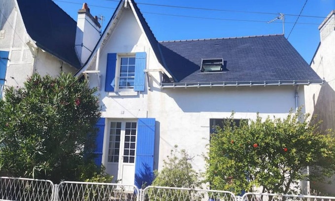 Batz-sur-Mer House | Maison Familiale Entièrement Rénovée Proche Plage, Jardin et Cabine sur la Plage