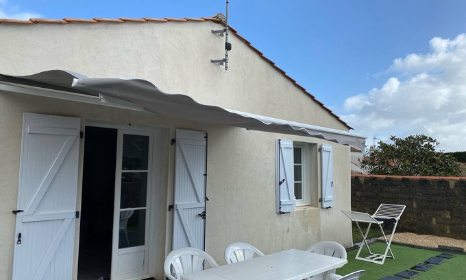 Barbatre House | Maison Idéalement Située