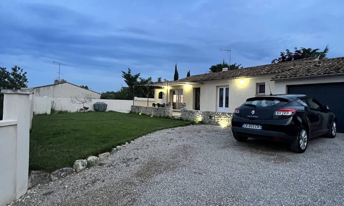 Pertuis House | Maison Individuelle Avec Piscine et Dépendance
