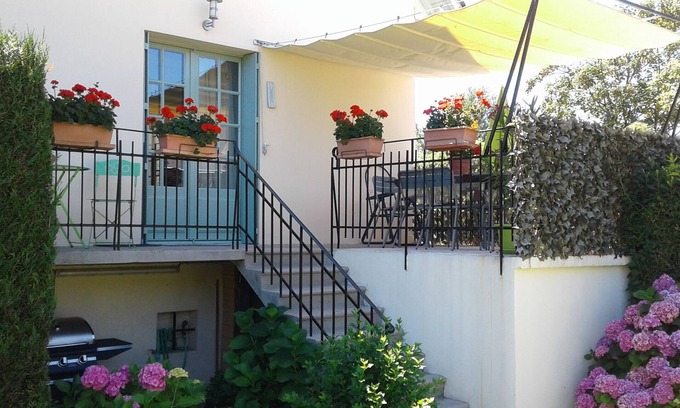 Espalion House | Maison L'ESTIVALE * on the banks of the Lot in Espalion