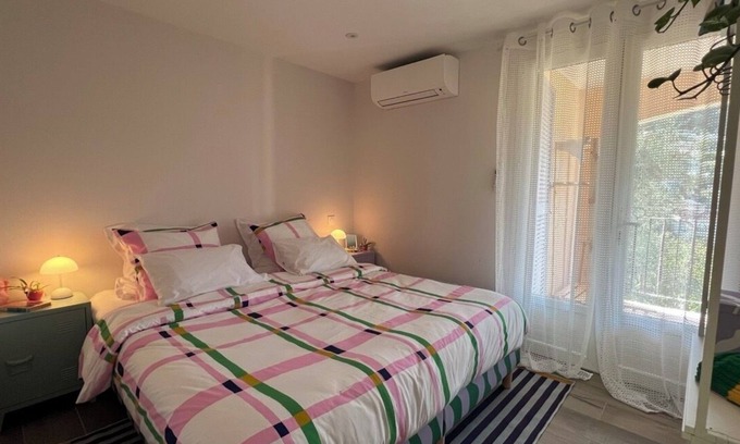 Falicon House | Maison Le Fleur: a haven of peace with swimming pool and garden in the hills above Nice
