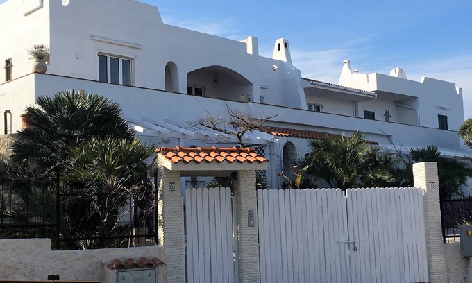 Chiesiola Apartment | MAISON MARIE: the panoramic terrace on Vieste