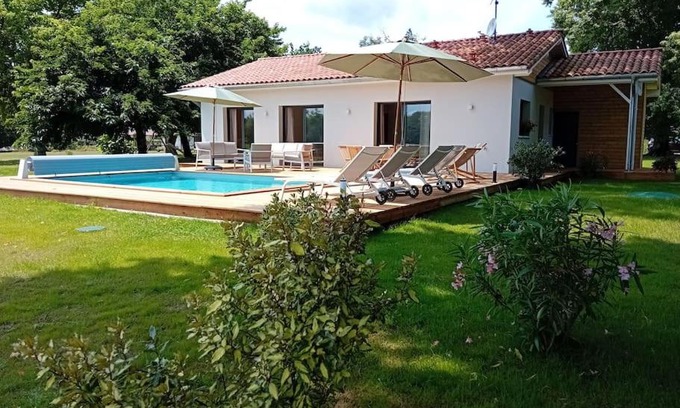 Saint-Julien-en-Born House | Maison neuve avec piscine chauffée, 4 kms de Contis plage