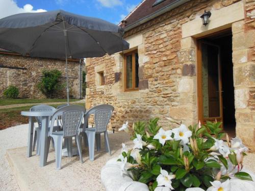 Journiac House | Maison périgourdine rénovée proche Le Bugue, grand jardin, 3 chambres - FR-1-616-50