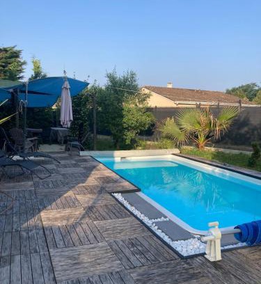Artigues-pres-Bordeaux Villa | Maison pour 6 personnes avec jardin et piscine