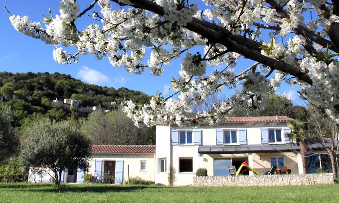 Savasse House | Maison Provençale - Superbe Vue - Piscine - Calme