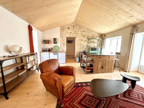 Brem Sur Mer House | Maison rénovée au cœur de Brem, 4 couchages, jardin, WIFI - FR-1-231-340