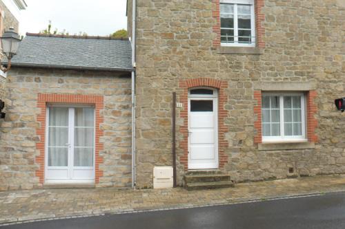 Saint-Coulomb House | Maison Saint-Coulomb