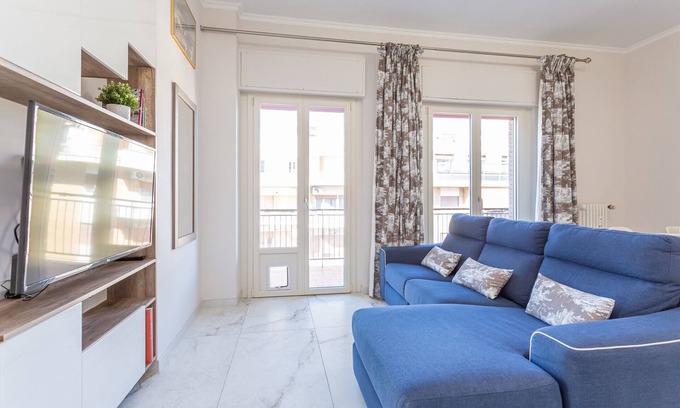 Gianicolo Apartment | Maison Silvestri 2 BDR Apartment