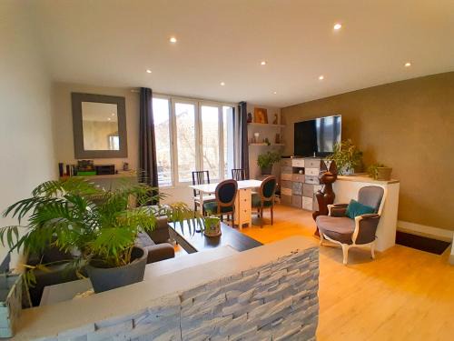 Houilles House | Maison T3, Invitation au voyage, Jardinet, Parking