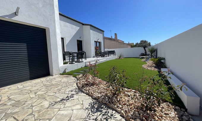 Vias Villa | Maison/Villa Saisonnière 2 kms Plage