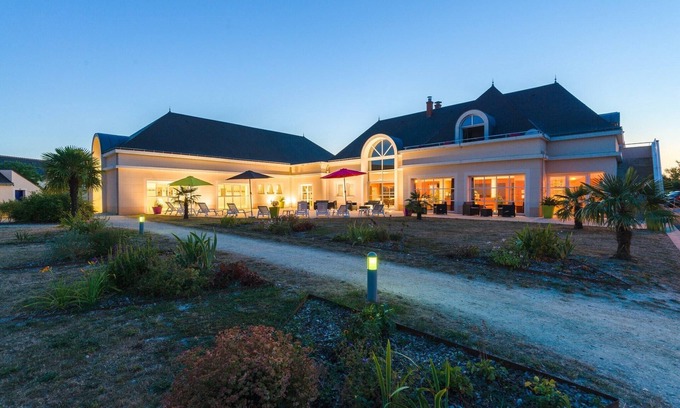 Azay-le-Rideau House | Maisonette charmante, accès Piscine + Tennis