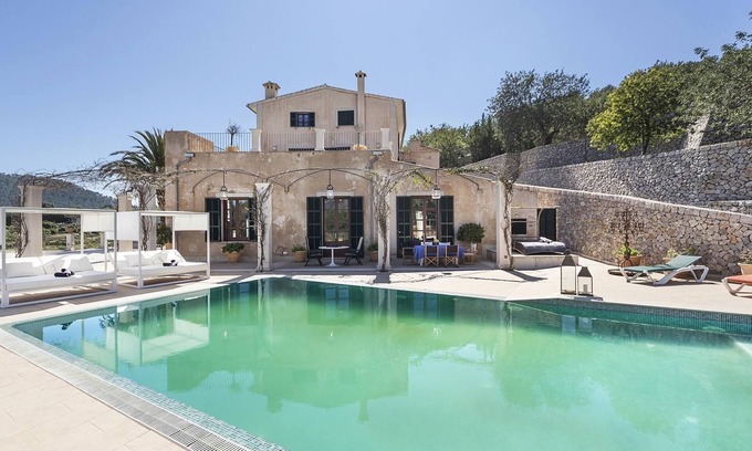 Calvia Villa | Majestic Holiday Estate in Calvià Up to 12 Guests