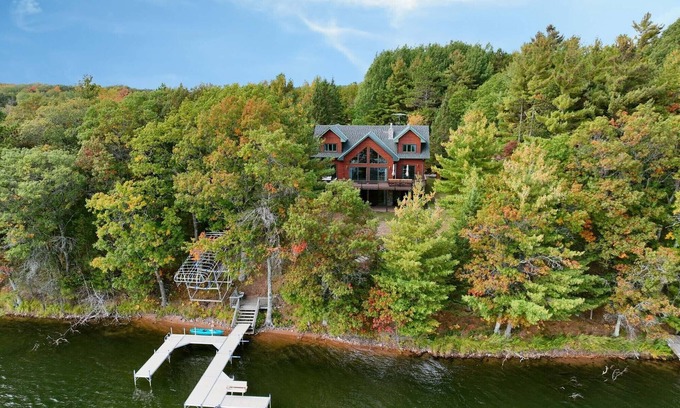 Cable House | Majestic Moose Lodge