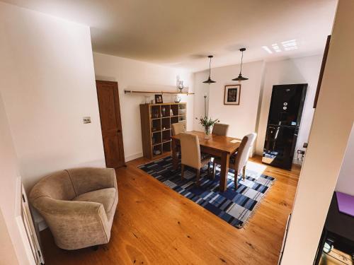 Burnt Oak House | Majestic Property