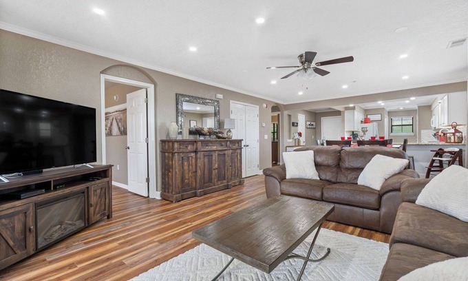 Branson Condo | Makin' Memories | Community Pool