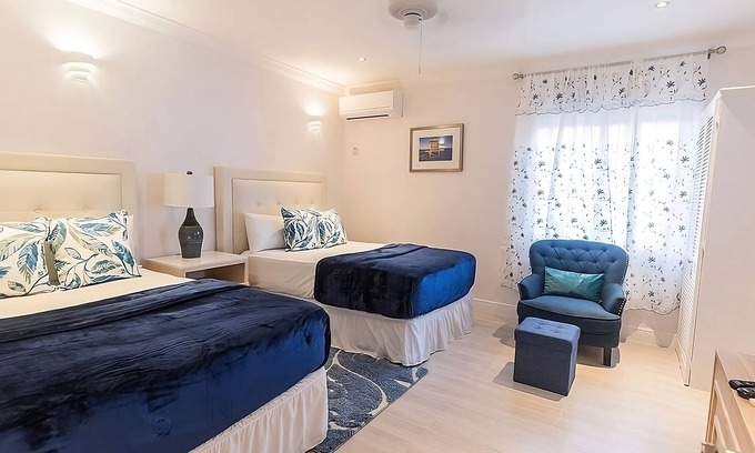 Rodney Bay Apartment | Making The Best Memories Along The Way! Outdoor Pool, Free Parking, Onsite Spa!