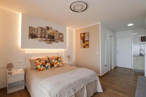 Benalmadena Costa Apartment | MALABIZ HOME Piscina terraza con vistas y playa