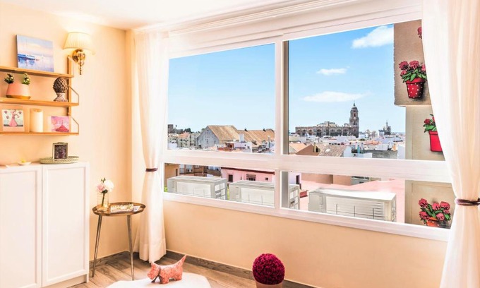 El Ejido Apartment | Malaga Centre Apartment with Parking
