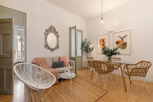 Malasana Apartment | Malasaña Gold by Hogar4
