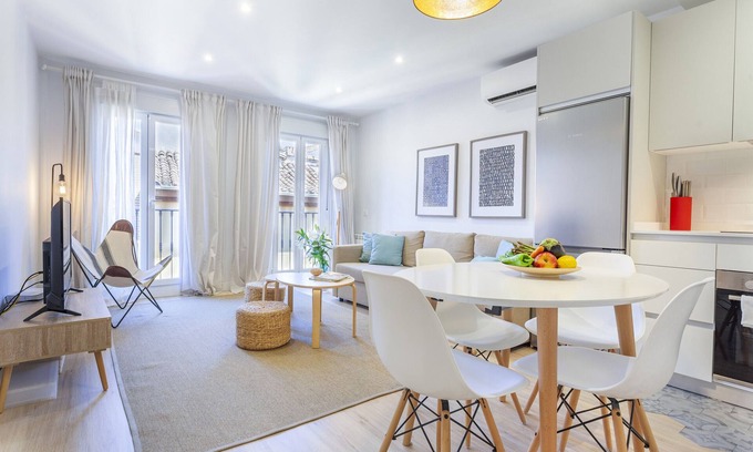 Justicia Apartment | Malasaña Terrace apartment in Madrid