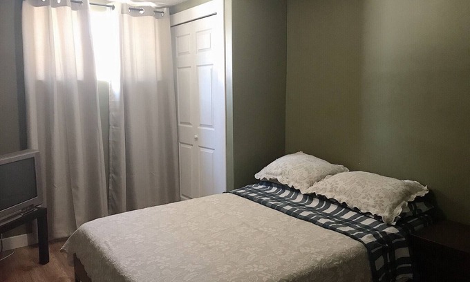 North Central Edmonton House | Male Monthly accommodation Close to NAIT/Kingsway Mail/Downtown