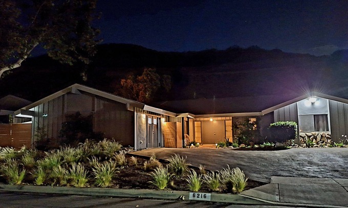 Western Malibu House | Malibu Beach 3 bd, 2 ba Monthly rental. Private pool/spa, private beach.