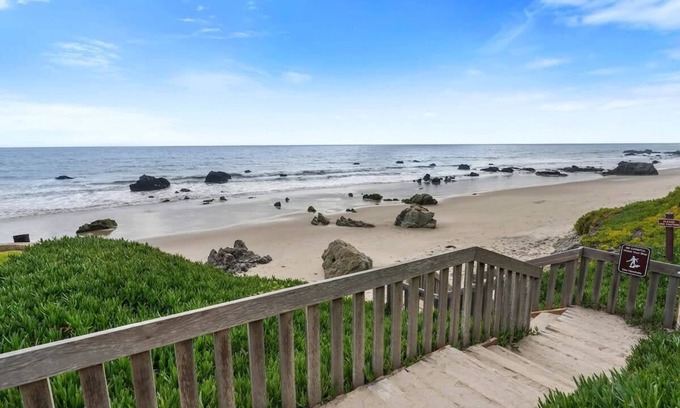 Western Malibu House | Malibu Beach House by Stay Awhile Villas