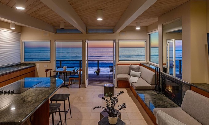 Malibu House | Malibu Beach House Getaway On Private Beach! August Special DISCOUNT!