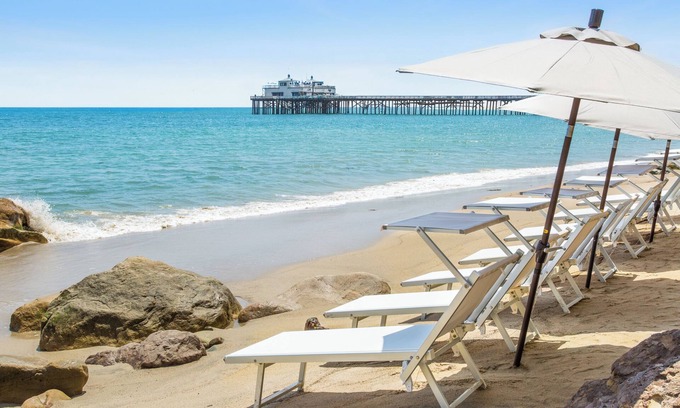 Eastern Malibu Hotel | Malibu Beach Inn