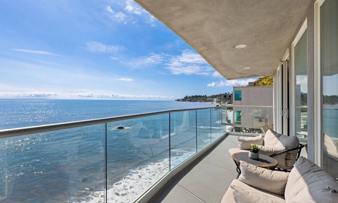 Central Malibu House | Malibu Beachfront Haven