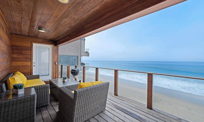 Malibu House | Malibu Coastal Havenn