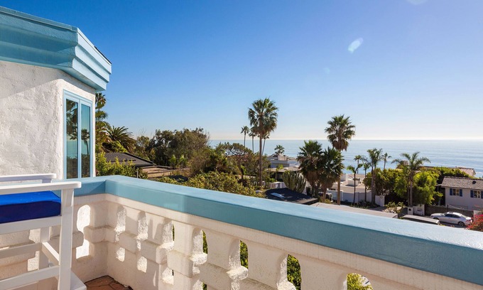 Western Malibu House | Malibu ocean view private gated house steps down to the quiet Broad Beach