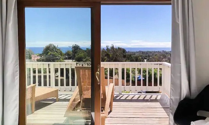 Central Malibu Other | Malibu Ocean Villa with King Hot Tub Beach BBQ