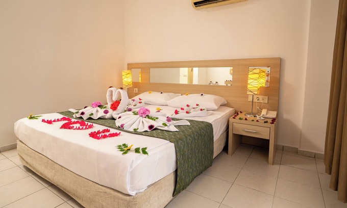 Kiris Hotel | Malibu Resort Hotel