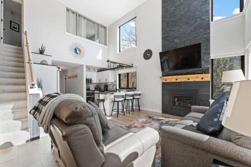Lakeside Village Apartment | Mall 1430