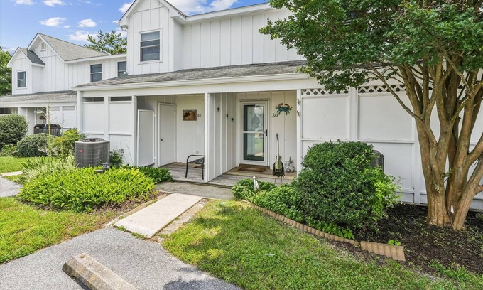 Selbyville Condo | Mallard Lakes Getaway! Near Fenwick Island Dining and Entertainment!