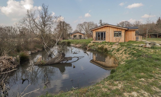 Abbess Roding House | MALLARD LODGE, romantic, character holiday cottage in Biddenden