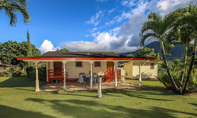 Hanalei House | Malolo Cottage - a studio/1ba home near the beach in Hanalei