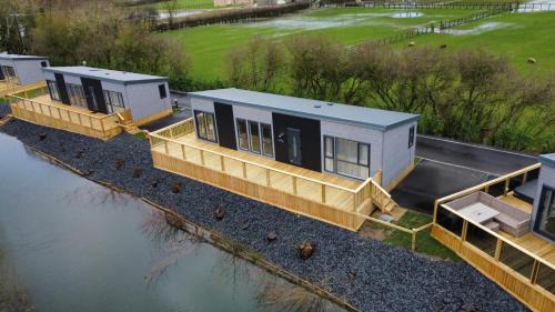 Malton House | Malton 2-Bed Lodge Sleeps 4 Pet Friendly