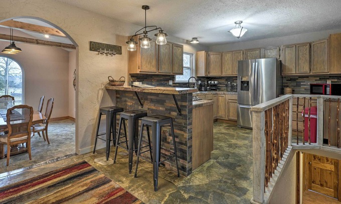 Hardy House | Mammoth Spring Home < 5 Mi to Saddler Falls!