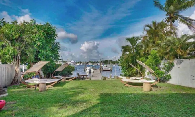 Stuart House | Manatee Pocket! 3 Bedrooms 1 Bathroom. Right on the water!