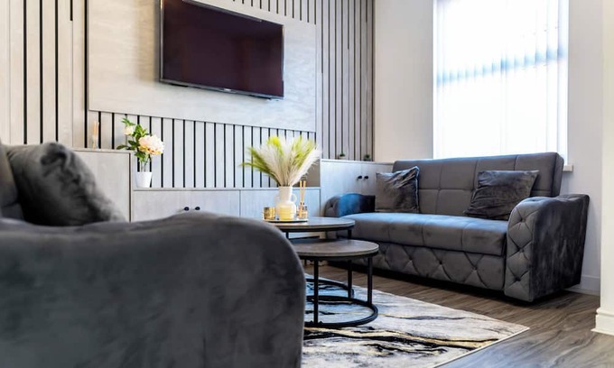 Belle Vue House | Manchester, Eithad, Co-op Live with Free Parking