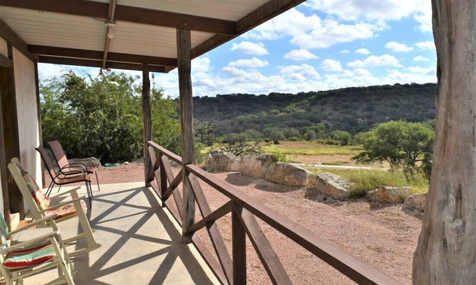 Doss House | Maner Lodge getaway, views from 1 of highest elevation pts, BBQ, 30min FBG