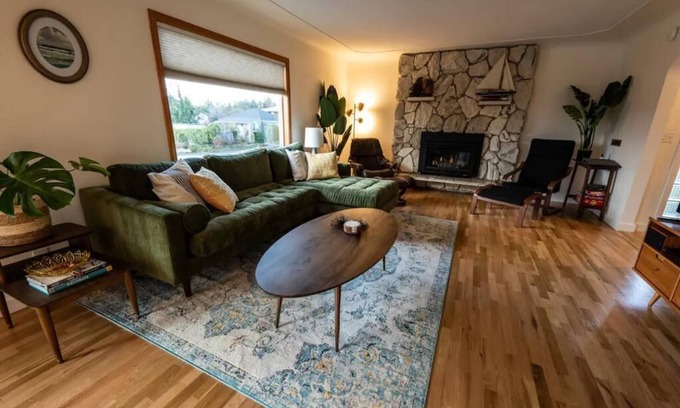 Bremerton House | Manette Marvel: Stylish Mid-Century Getaway with Views.